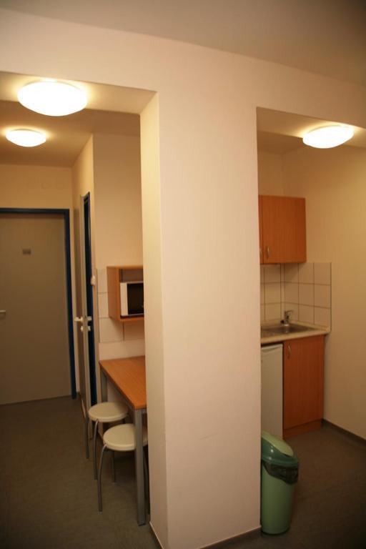 Imola Hostel Эгер Номер фото