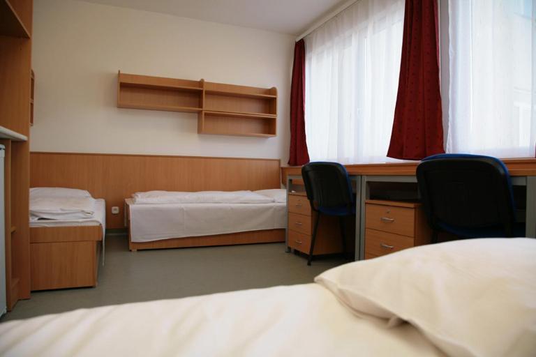 Imola Hostel Эгер Экстерьер фото